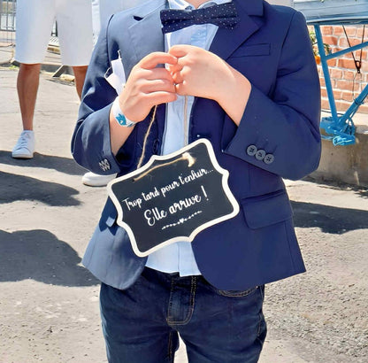 Panneau de mariage “Trop tard pour t’enfuir ... Elle arrive !” – pancarte humour cortège