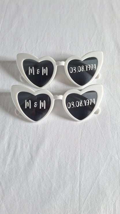 Lunettes de soleil personnalisées en forme de cœur blanches – mariage, EVJF, baptême, cadeau demoiselle d’honneur