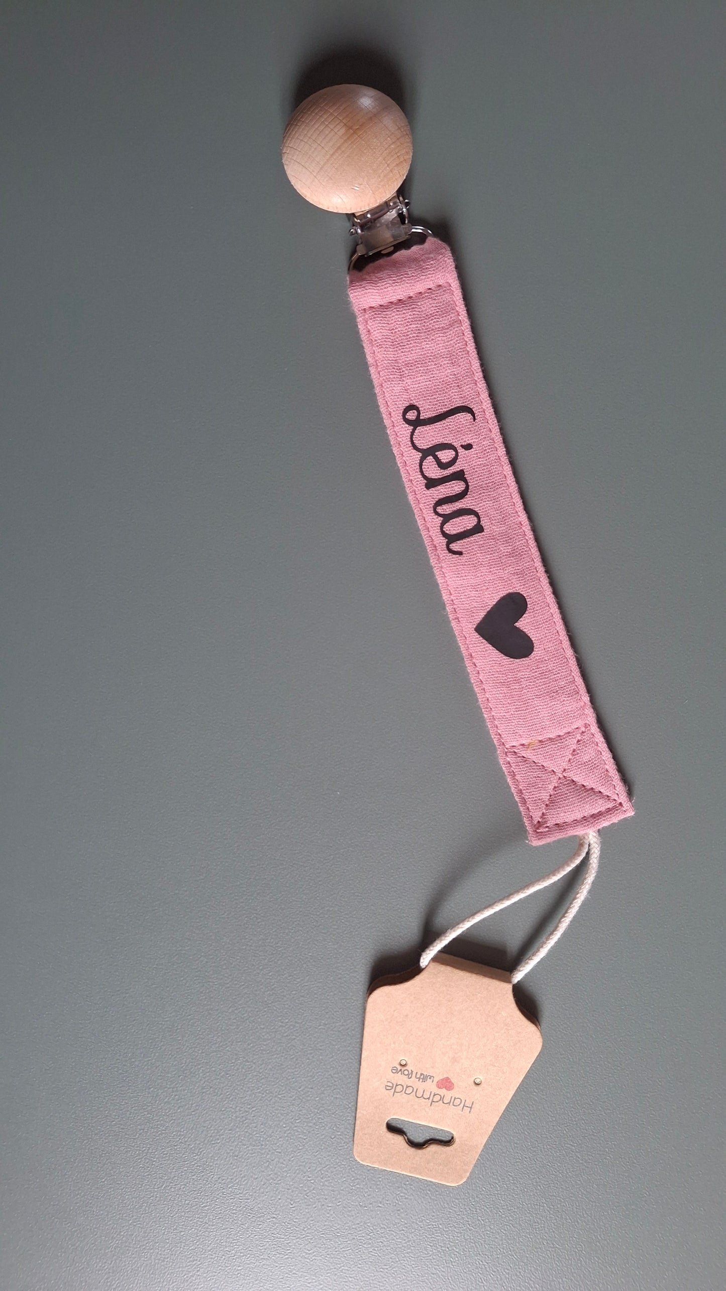 Attache tétine personnalisée avec cœur – prénom bébé | Ma Bulle Créative