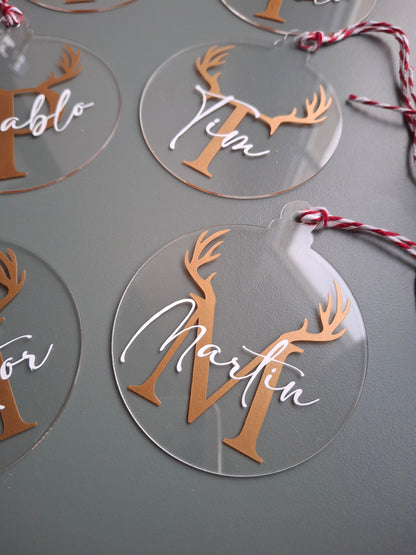Boule de Noël personnalisée en plexiglass – Lettre & prénom avec cornes de renne