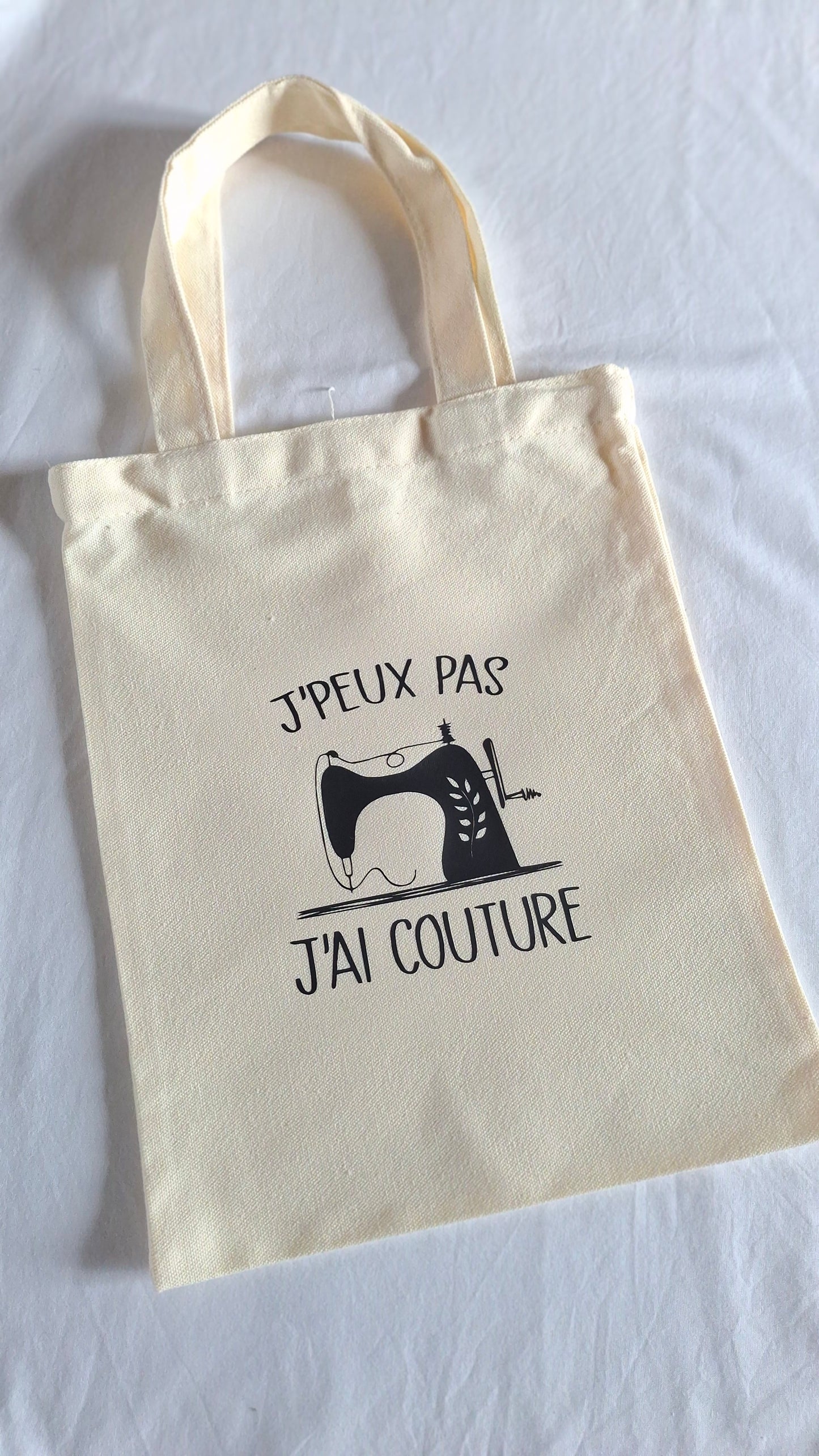 Cabas “J’peux pas, j’ai couture” – sac personnalisé pour passionnée de couture