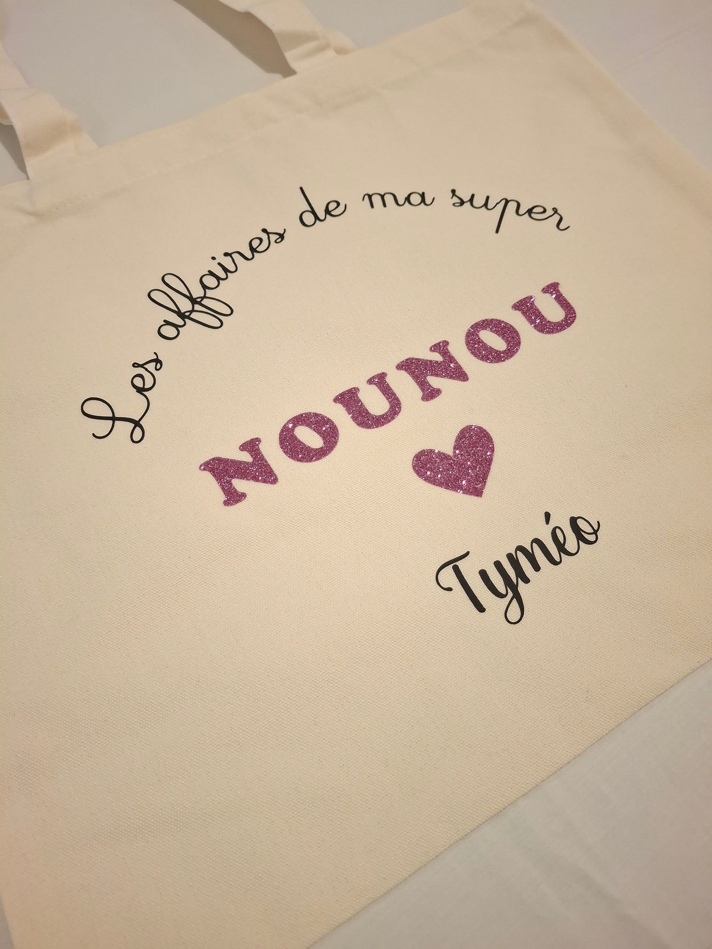 👜 Sac “Les affaires de ma super nounou” – Personnalisé avec cœur & prénom